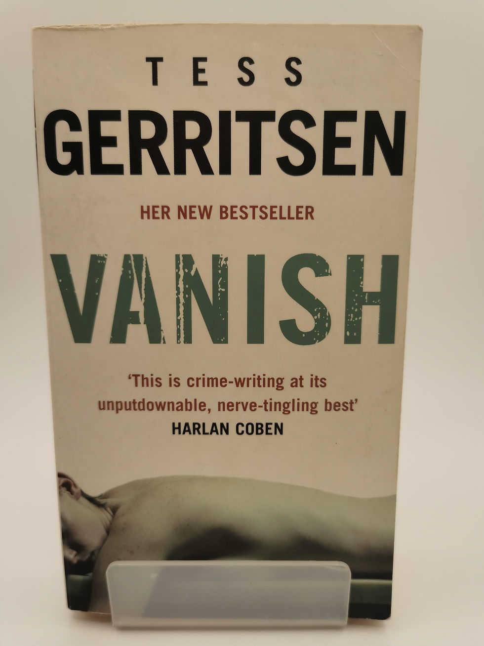 Thumbnail: Vanish - Tess Gerritsen