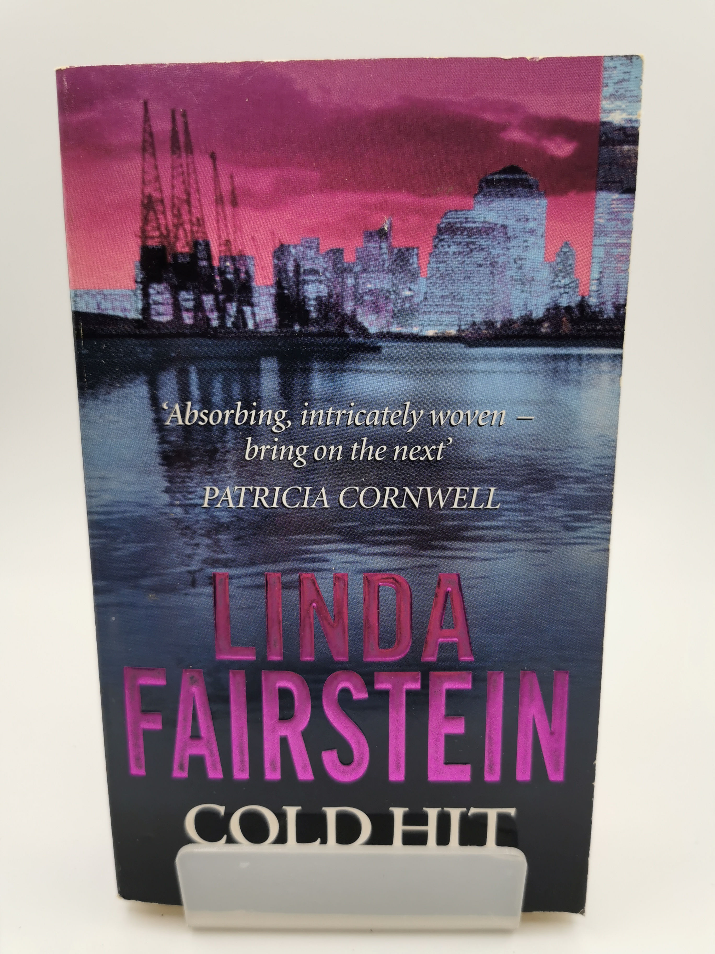 Cold Hit - Linda Fairstein