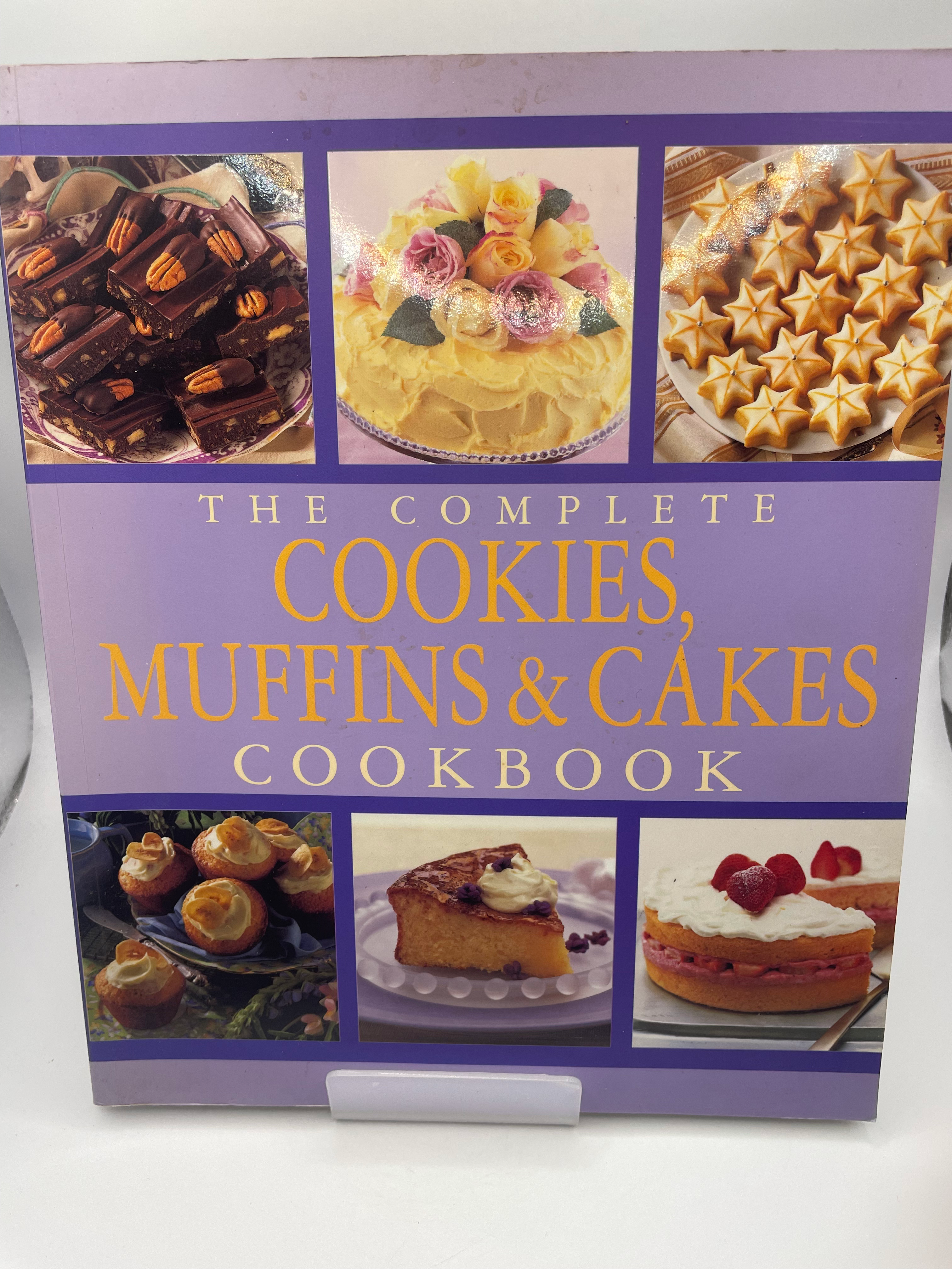 The Complete Cookies, Muffins & Cakes Cookbook - Bay Books