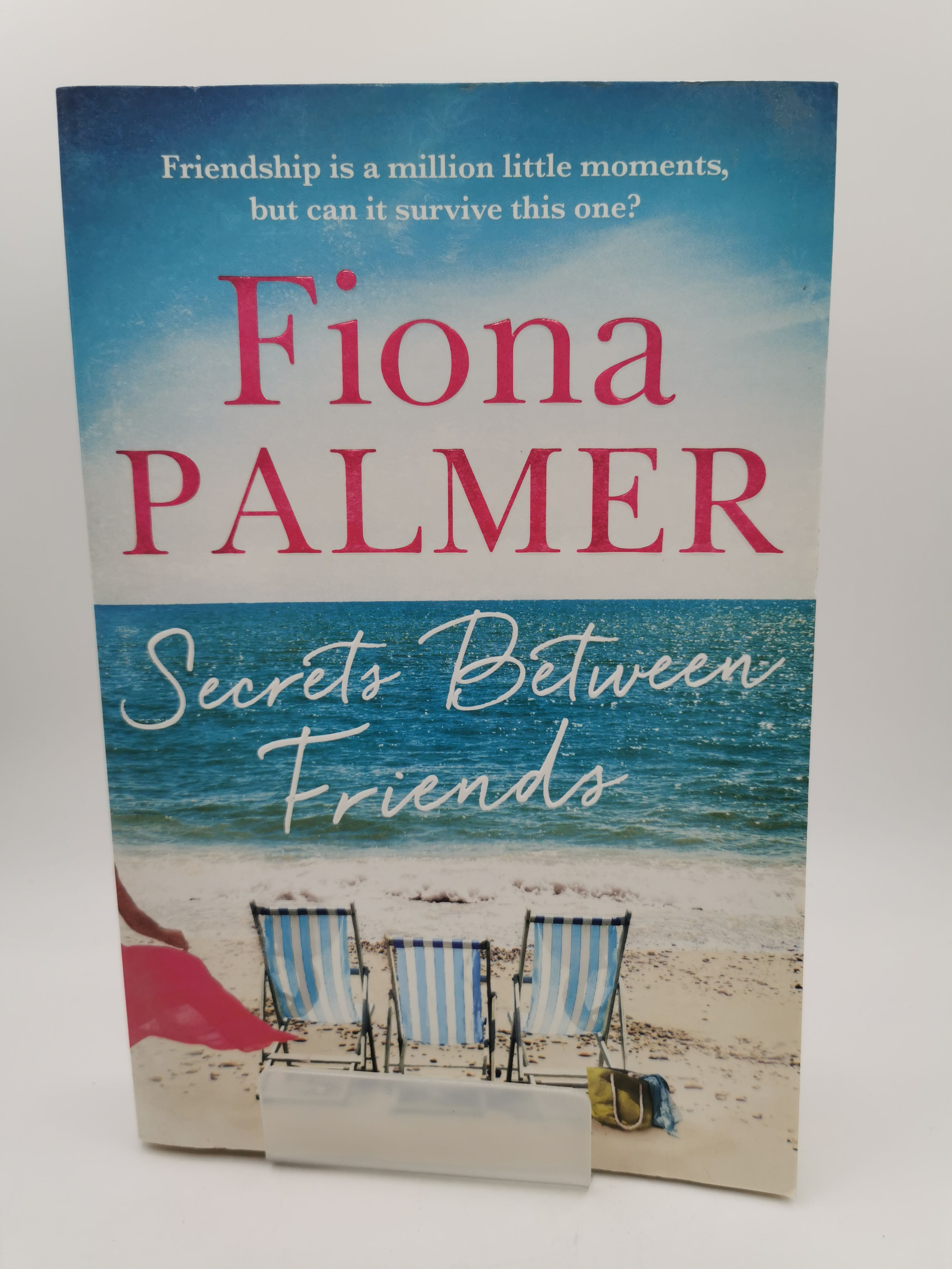 Secrets Between Friends - Fiona Palmer