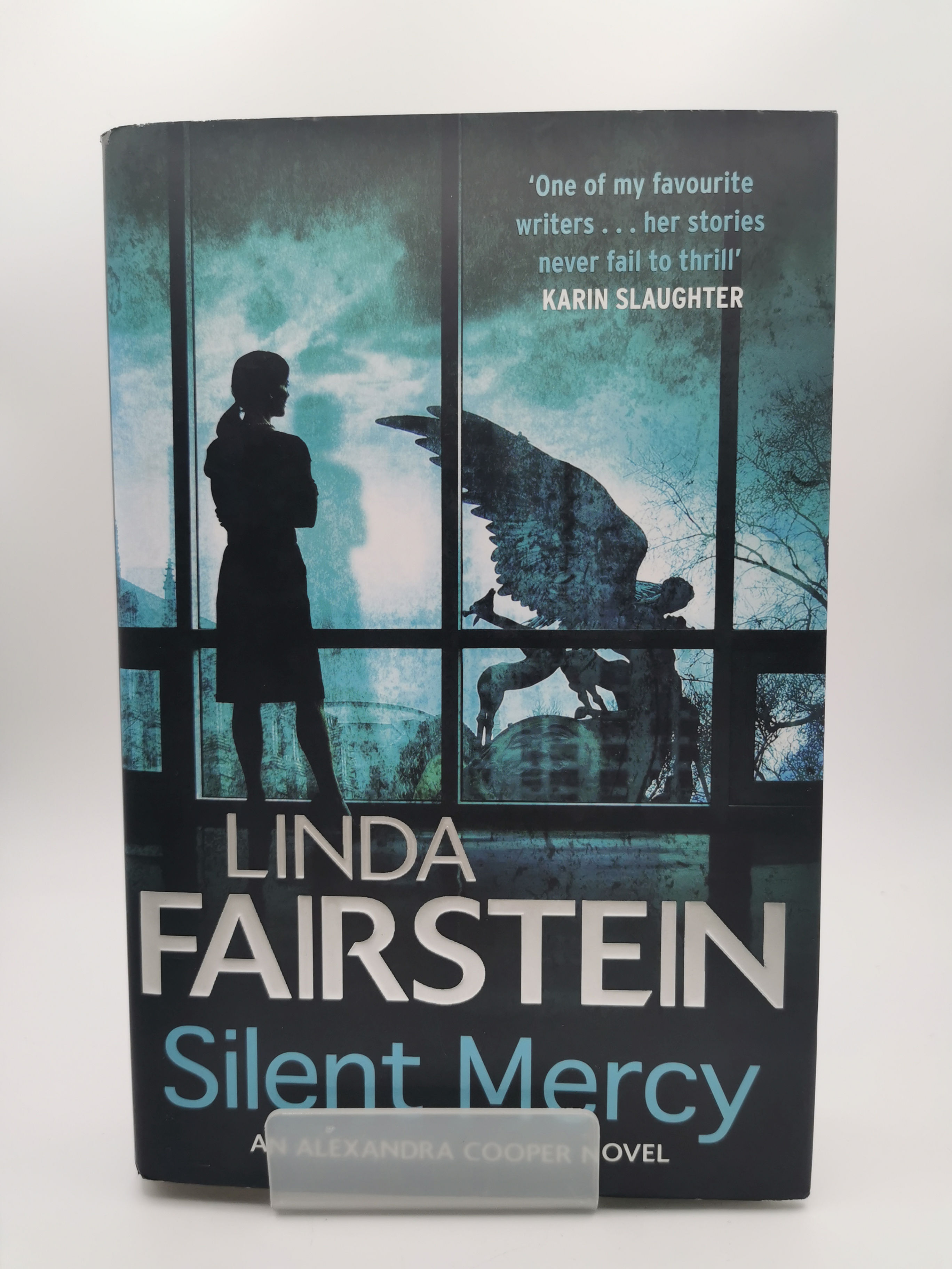 Silent Mercy - Linda Fairstein