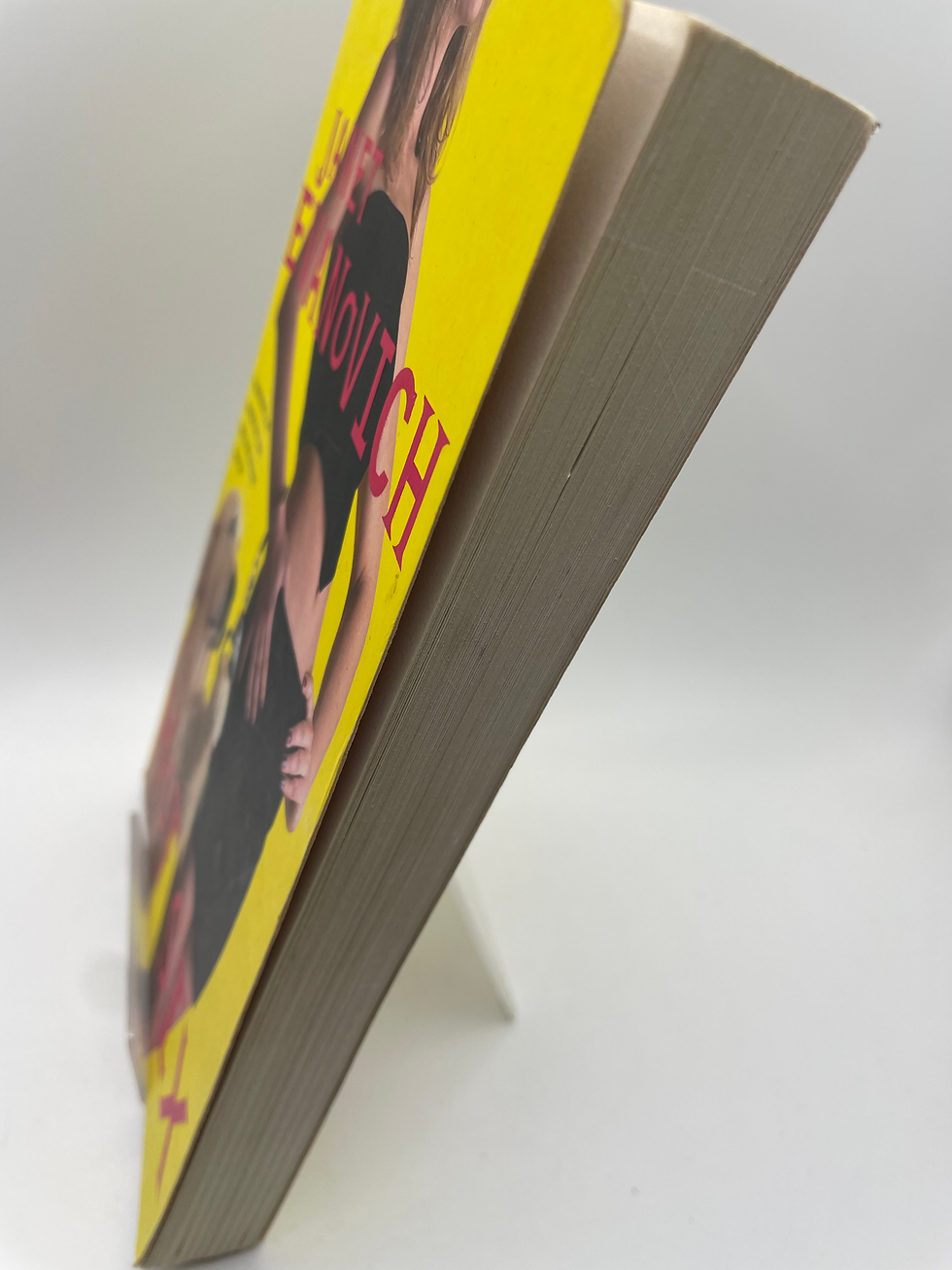 Thumbnail: Hot Six - Janet Evanovich