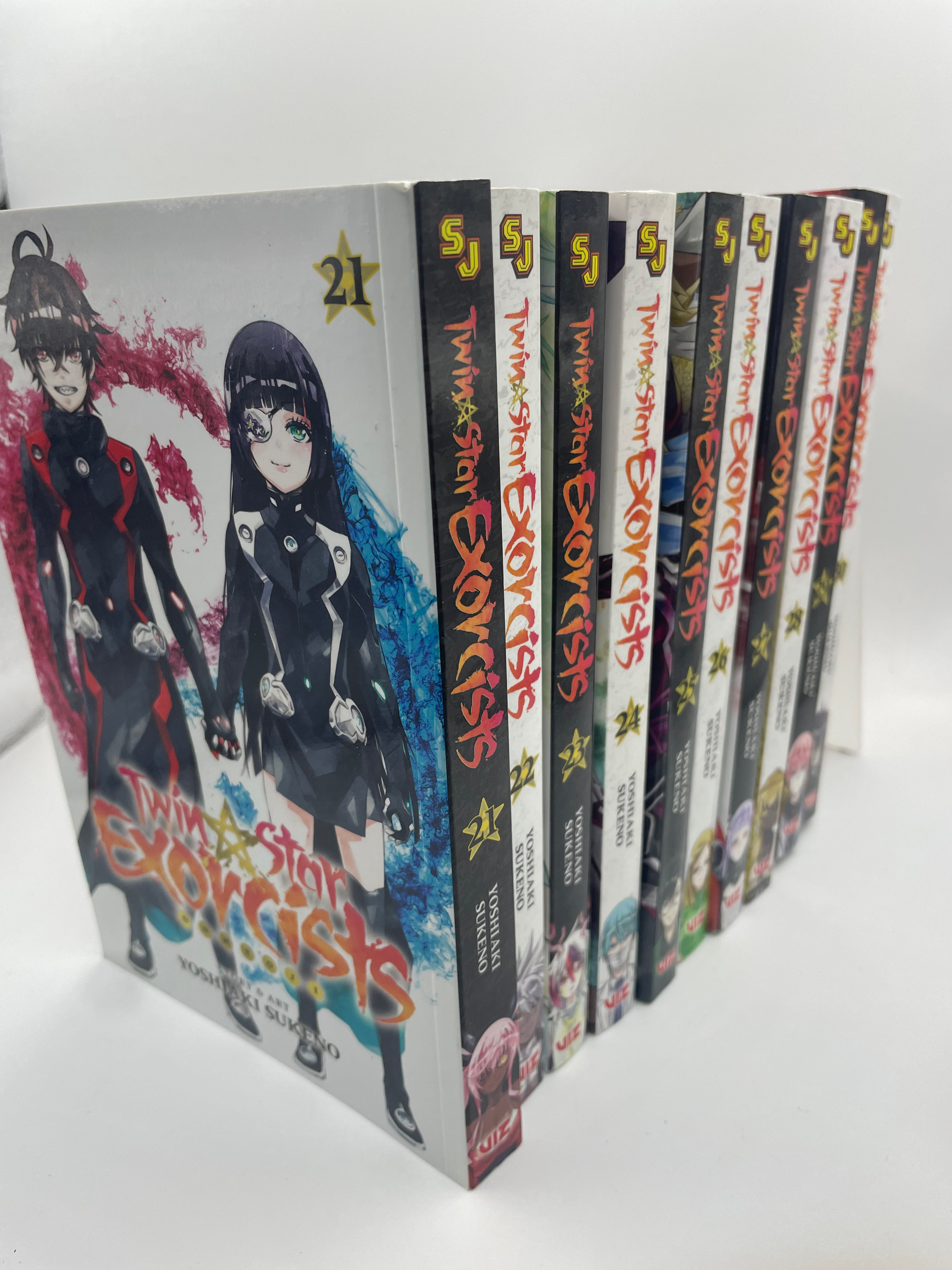 Twin Star Exorcists: Onmyoji Series (Books 21-30) - Yoshiaki Sukeno