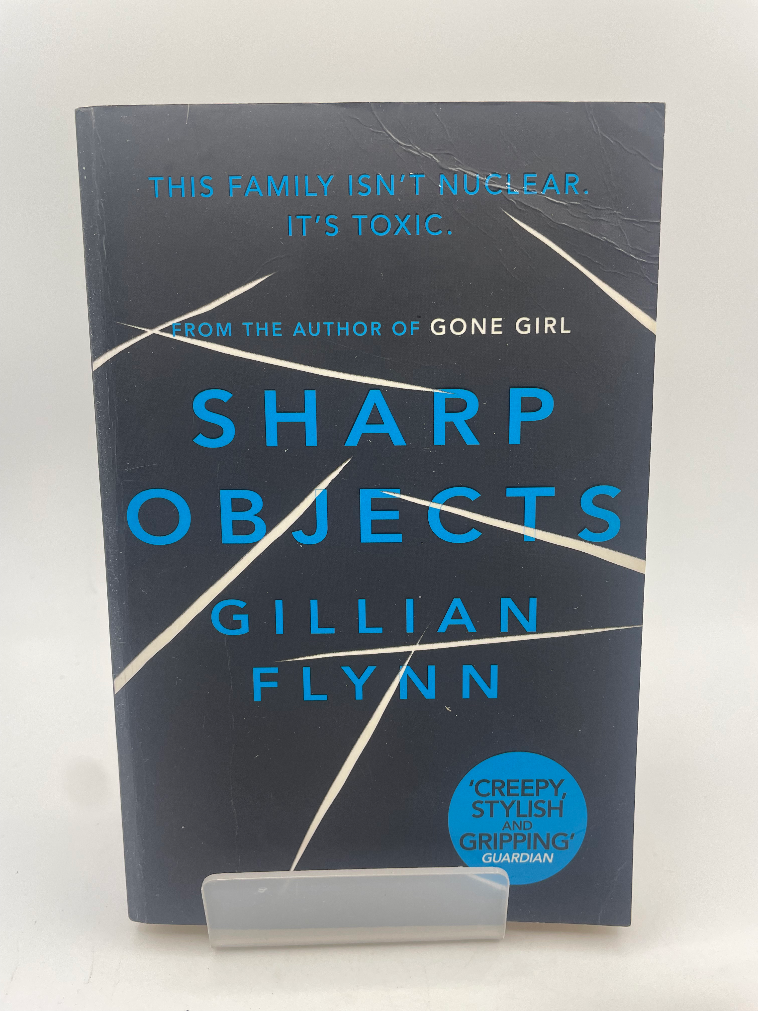 Sharp Objects - Gillian Flynn
