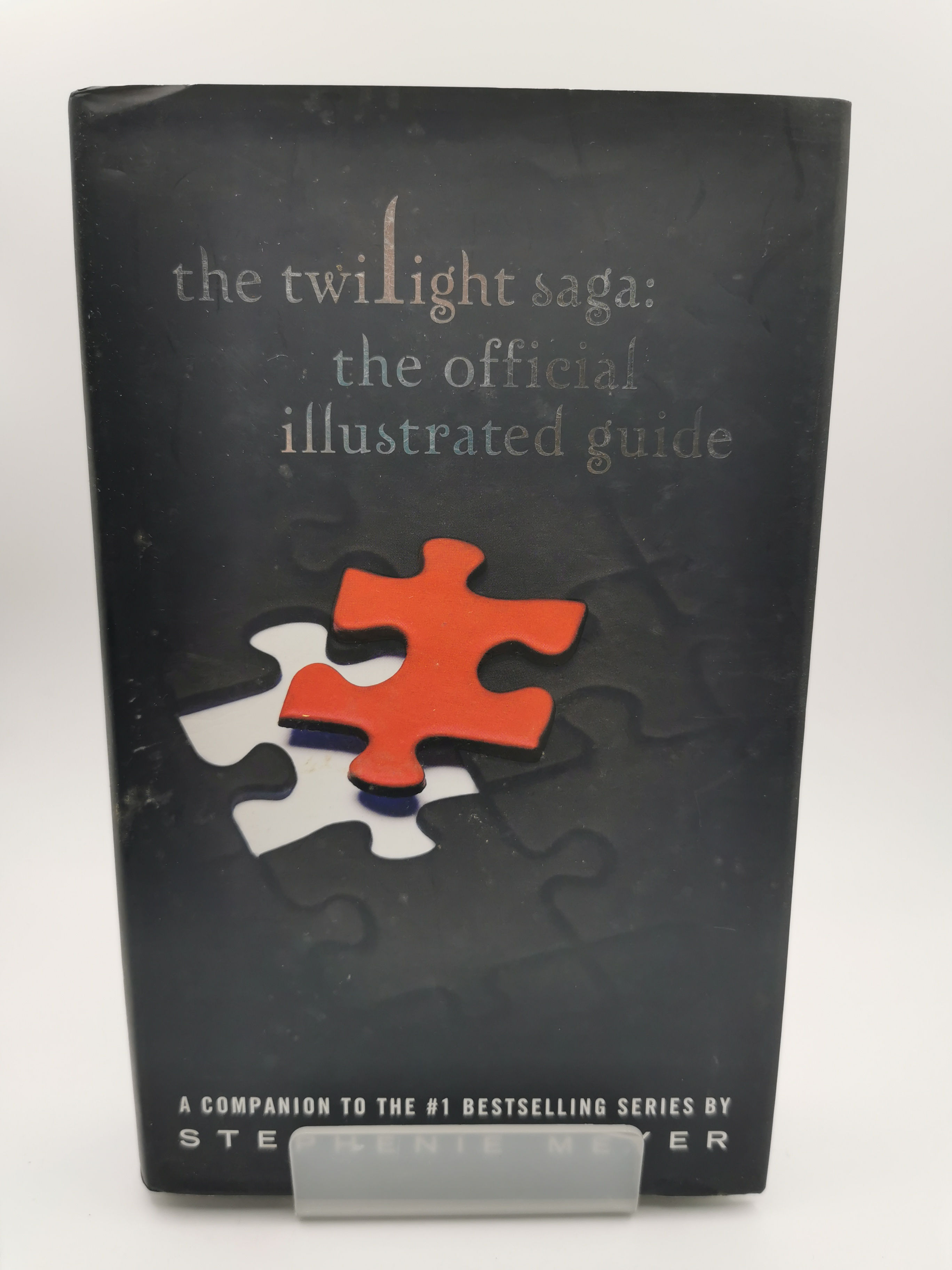 The Twilight Saga: The Official Illustrated Guide - Stephenie Meyer