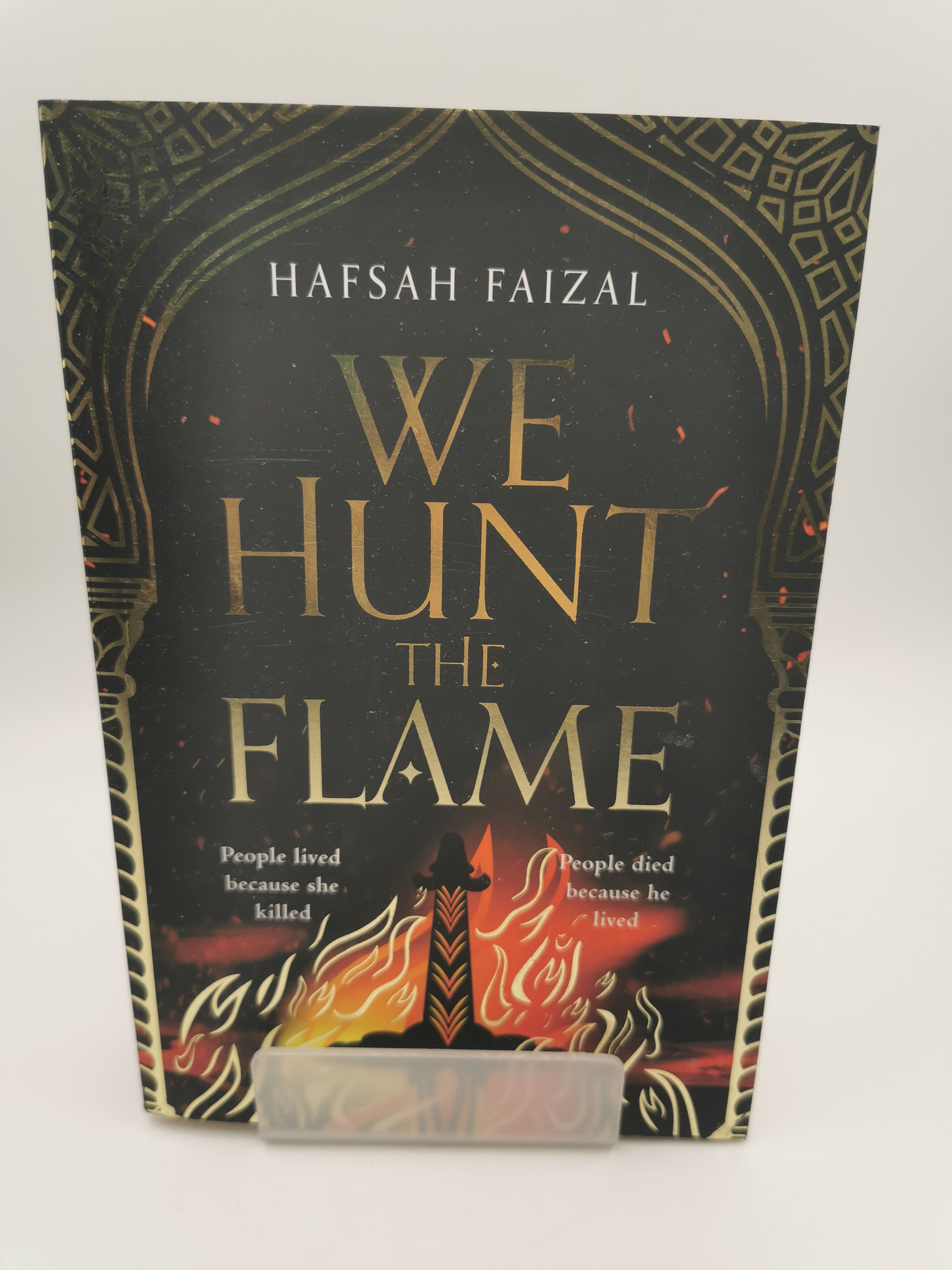 We Hunt the Flame - Hafsah Faizal
