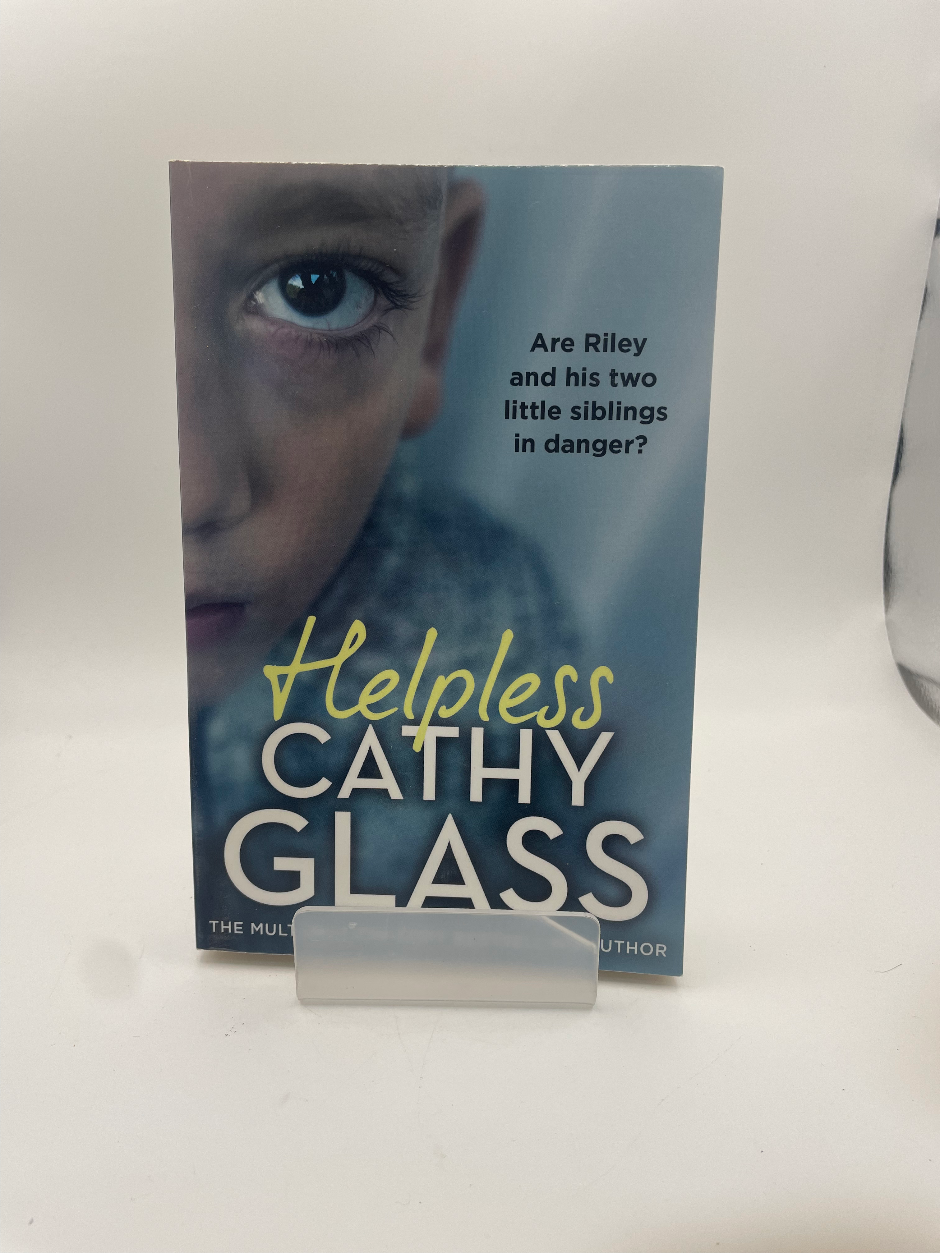 Helpless - Cathy Glass