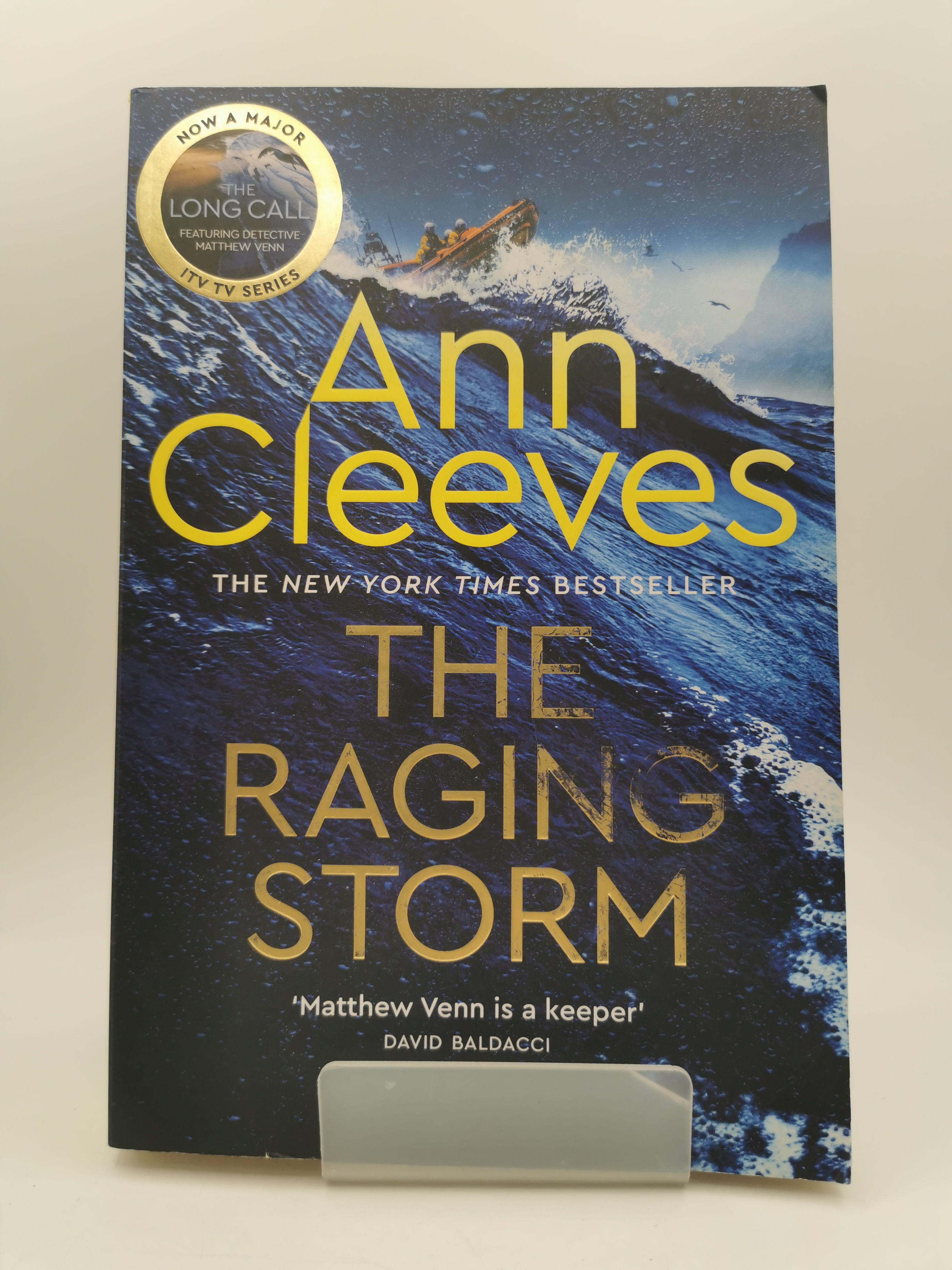 The Raging Storm - Ann Cleeves