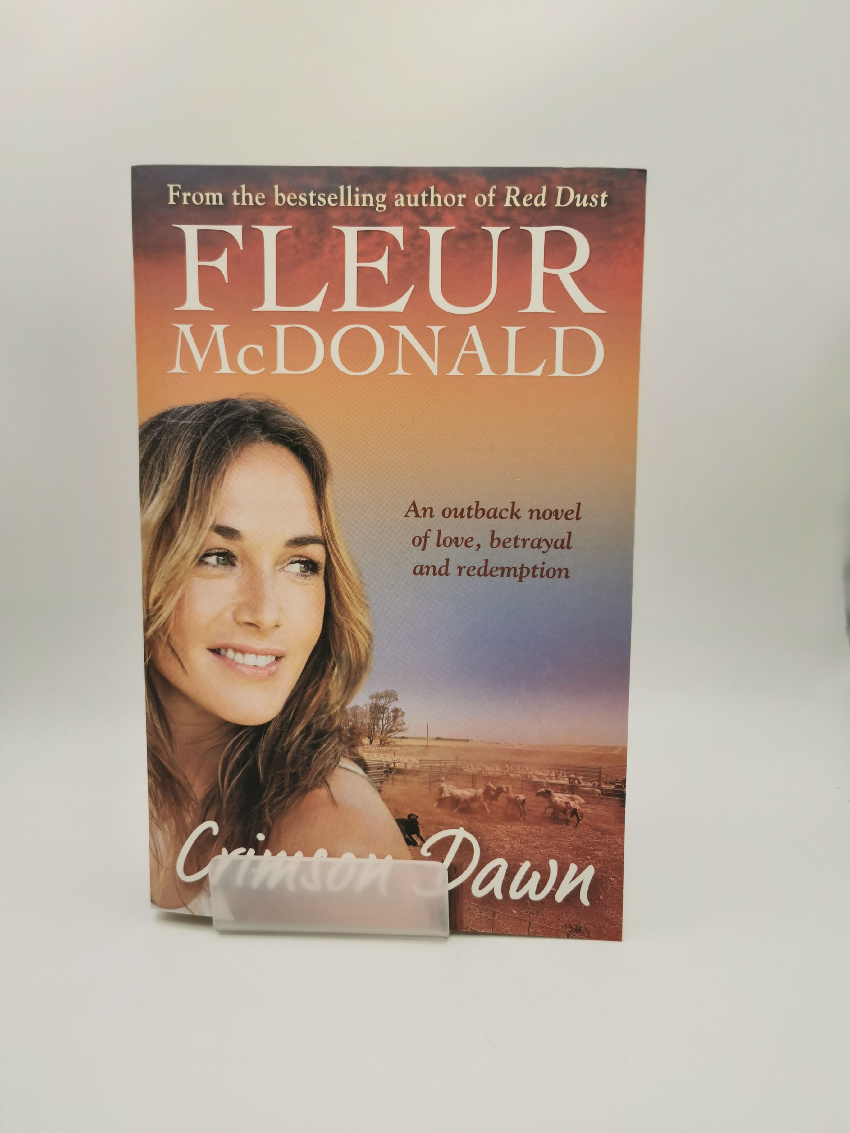 Crimson Dawn - Fleur McDonald