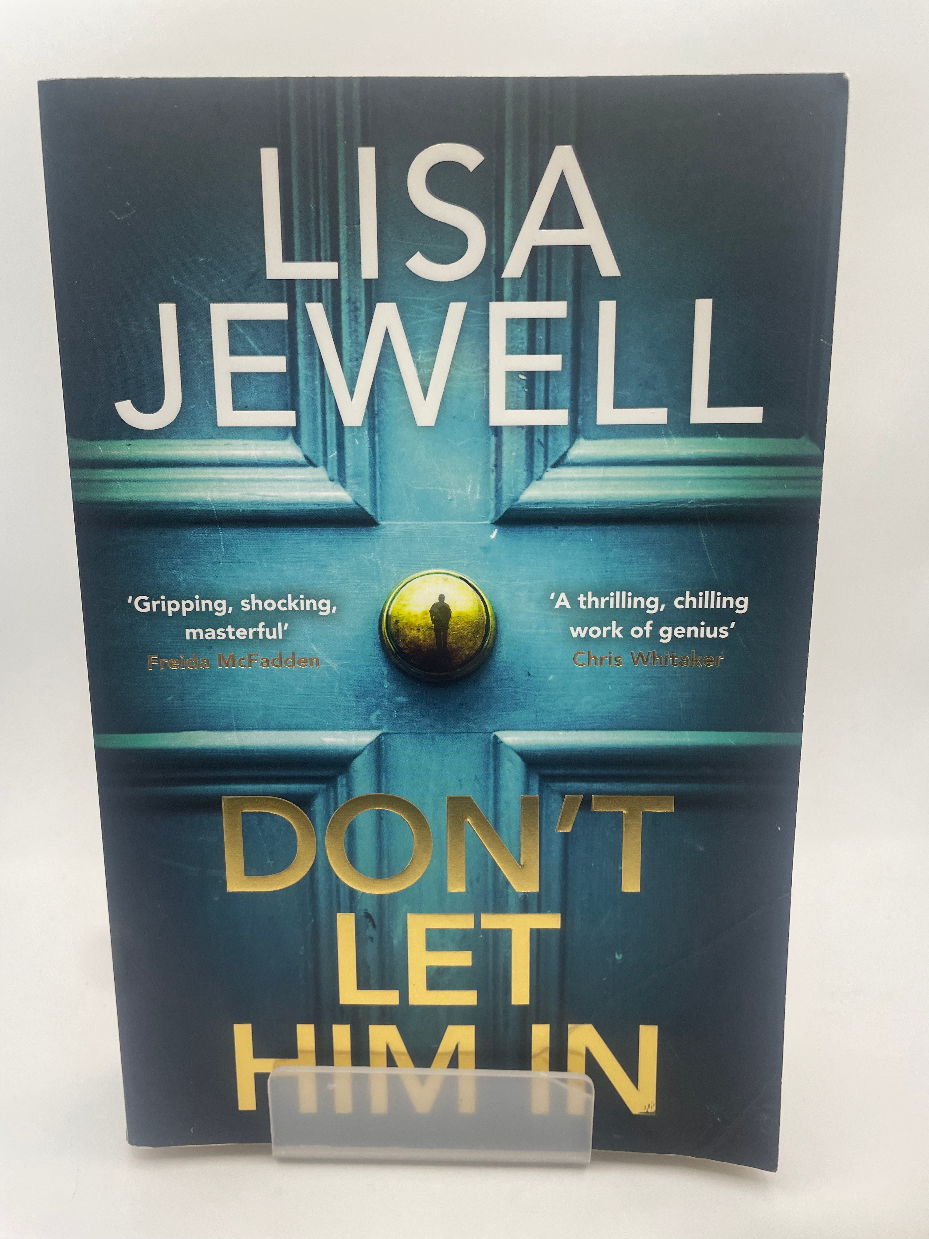 Don't Let Him In - Lisa Jewell