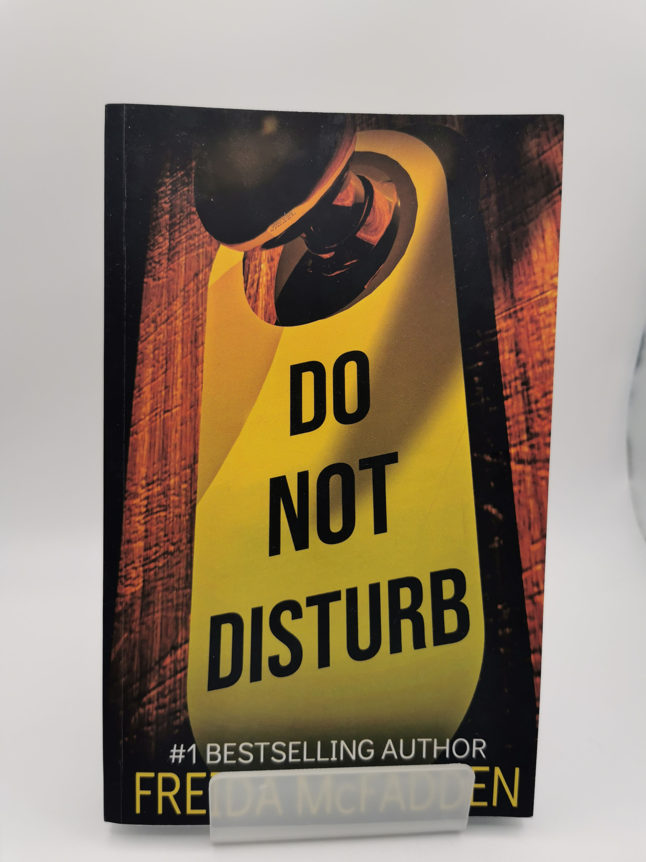 Do Not Disturb - Freida McFadden