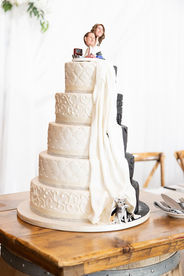 Holland Marsh Winery wedding custom cake