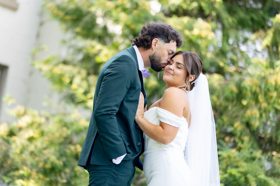 Should You Do a First Look Before Your Wedding Ceremony? A Summer Wedding at The Briars