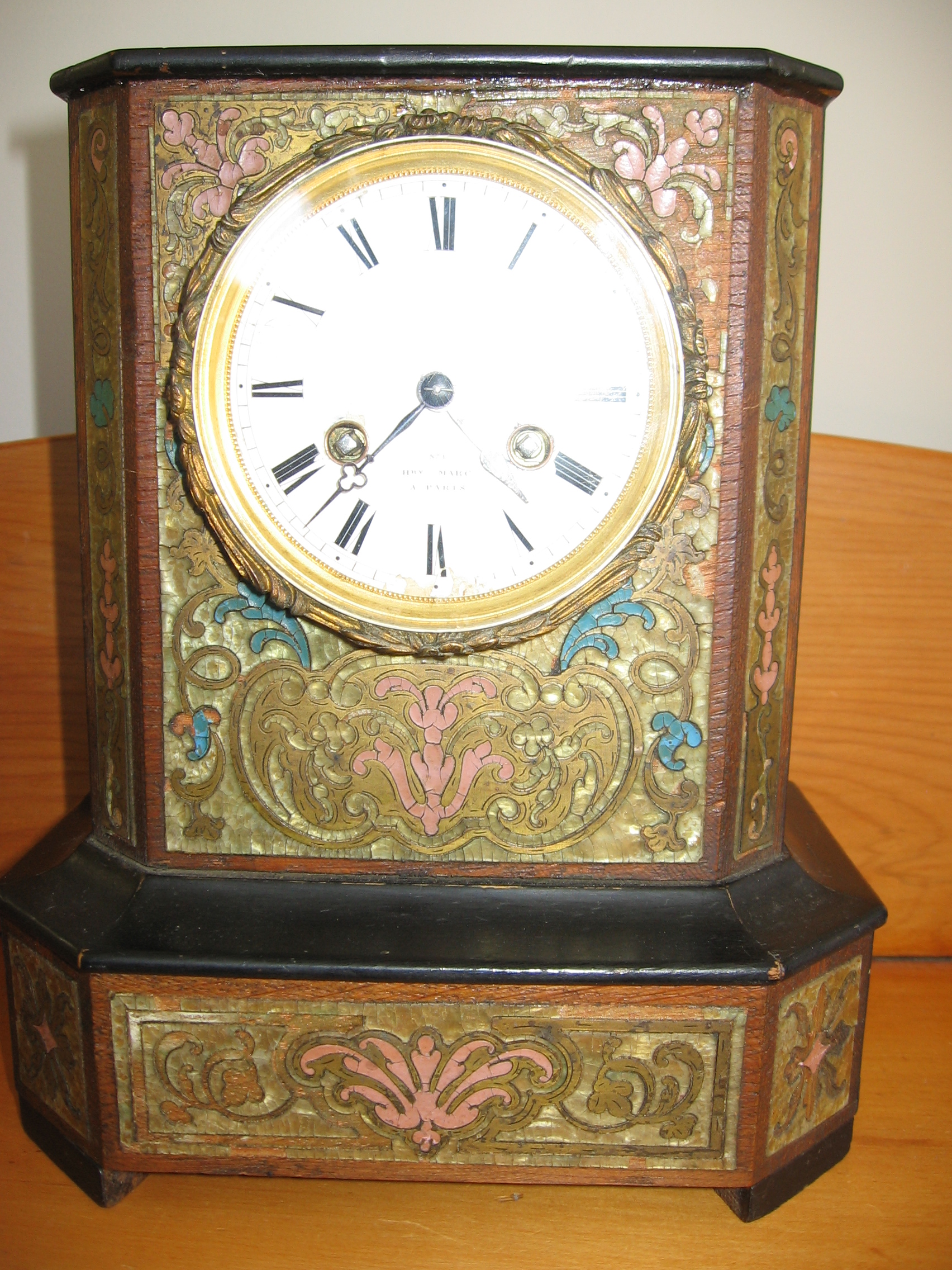 MANTLEPIECE CLOCK
