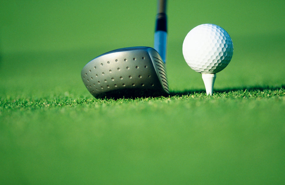 Club de golf y bola
