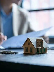 《表面稳定,内在博弈:2026年加拿大利率走向的深层逻辑》