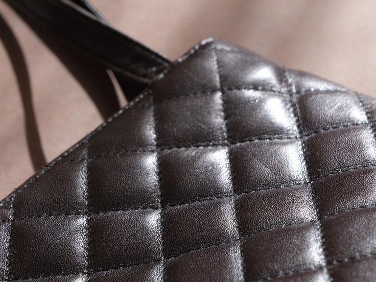 Thumbnail: the Midnight bag