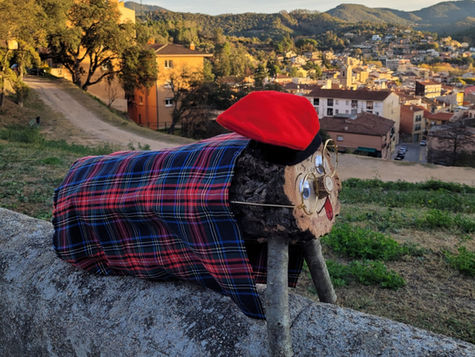 Tions fets dels troncs que es retiren dels boscos d'Arbúcies per reduir el risc d'incendis