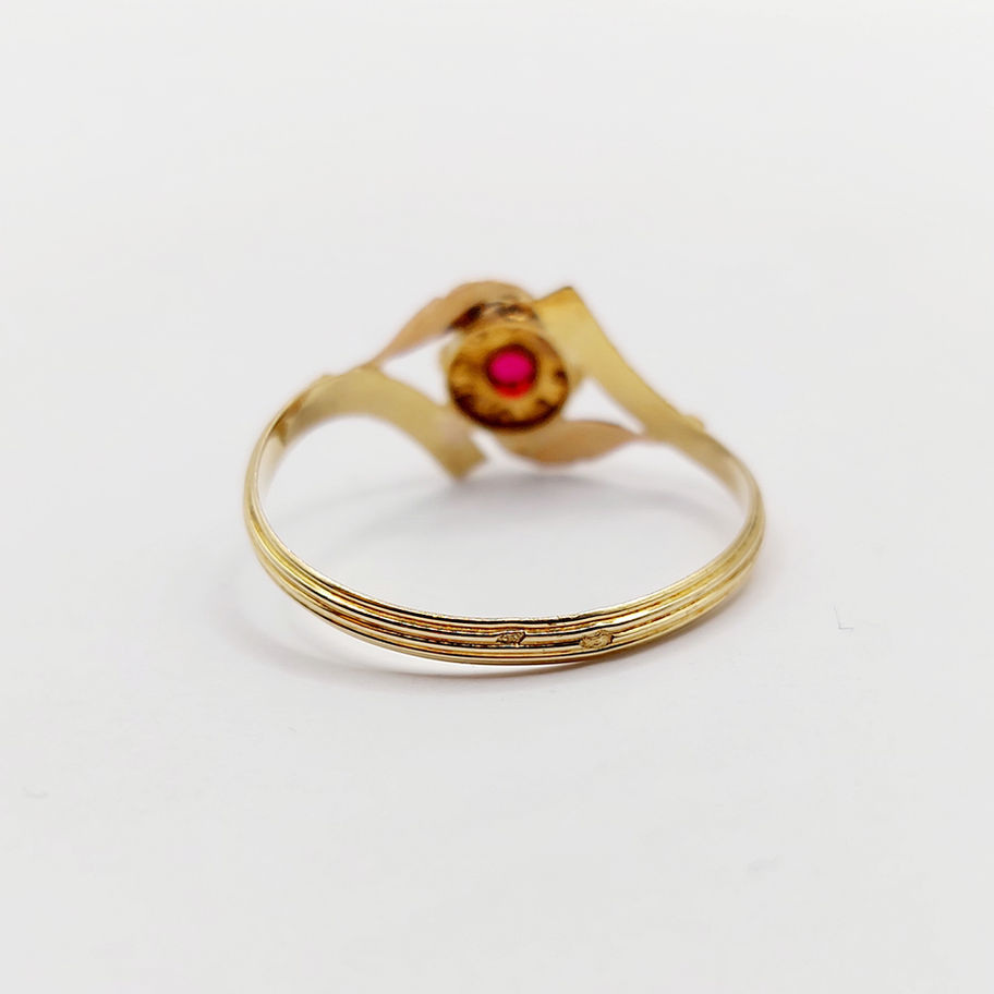 Bague chevalière art nouveau, bague en or avec diamant rouge, feuille de gui (1910)