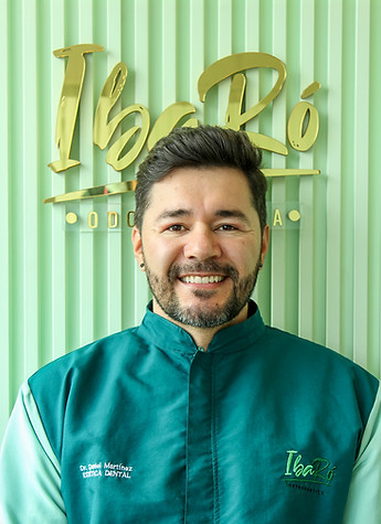 DR DANIEL MARTINEZ.jpg