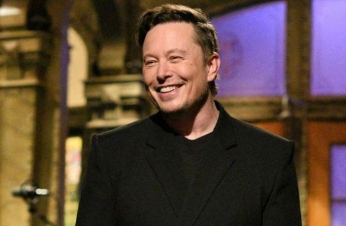 Elon Musk mantém o título de pessoa mais rica do planeta pelo 16º mês consecutivo