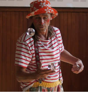 Spectacle de clown pour les enfants et familles avec Gildas. en Savoie et Haute Savoie