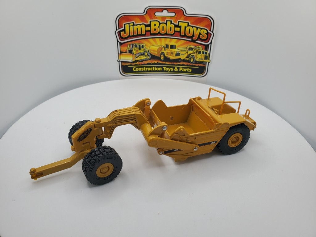 Pull Type Cat 611 Scraper Bowl with Drawbar (1/64)