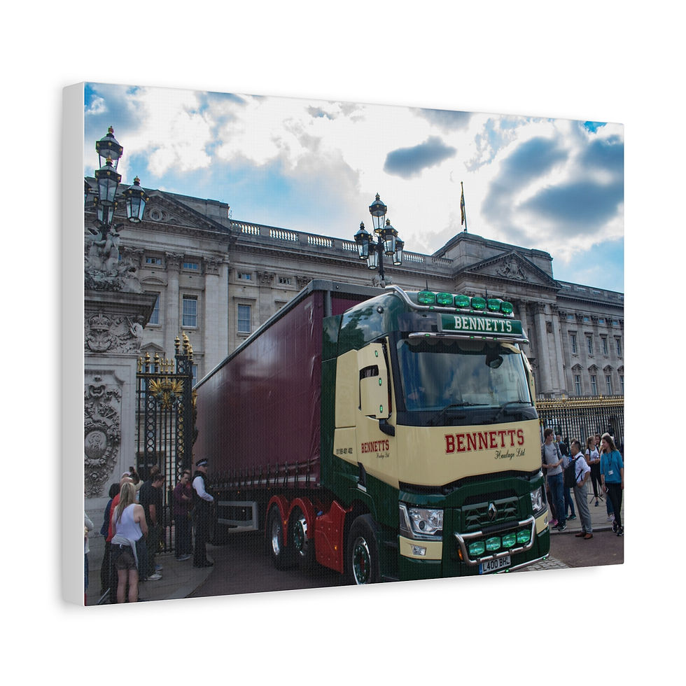 Thumbnail: L400 BHL at Buckingham Palace | Wall Art for Truck Enthusiasts