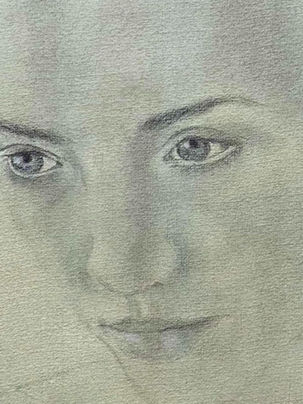 Figuratieve tekening van een vrouw close-up grafiet en bister op papier