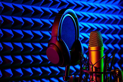professional-microphone-in-a-recording-studio-in-b-2026-01-08-05-59-13-utc.jpg