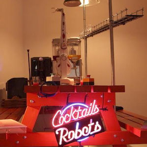 Robots mezclando cócteles