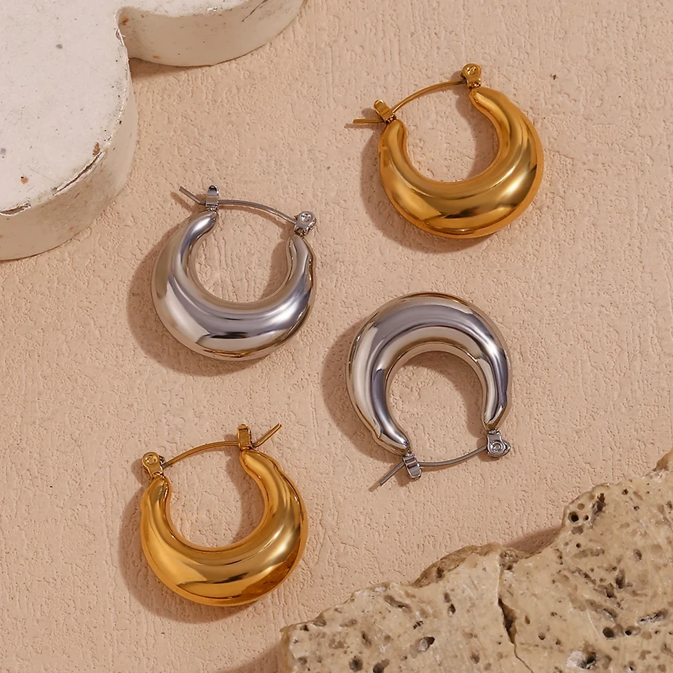 Thumbnail: Mona Hoop Earrings in gold