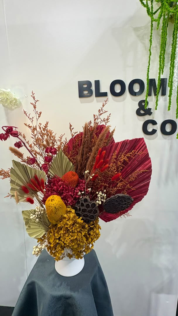 Freezing nature’s most beautiful moments through dried and preserved flowers