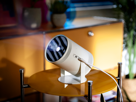 Vive la experiencia portátil de un smart TV de Samsung con el nuevo The Freestyle