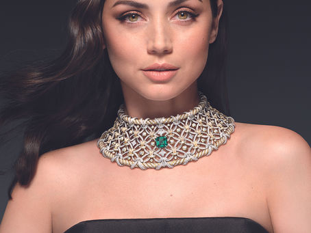 AWAKENED HANDS, AWAKENED MINDS, con Ana de Armas