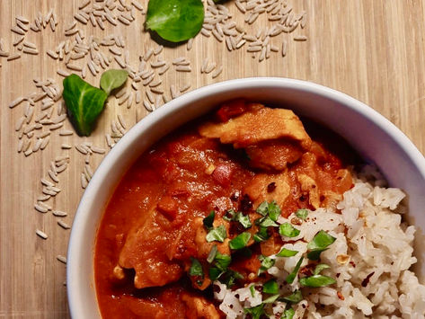 Planted Chicken in spicy tomato sauce