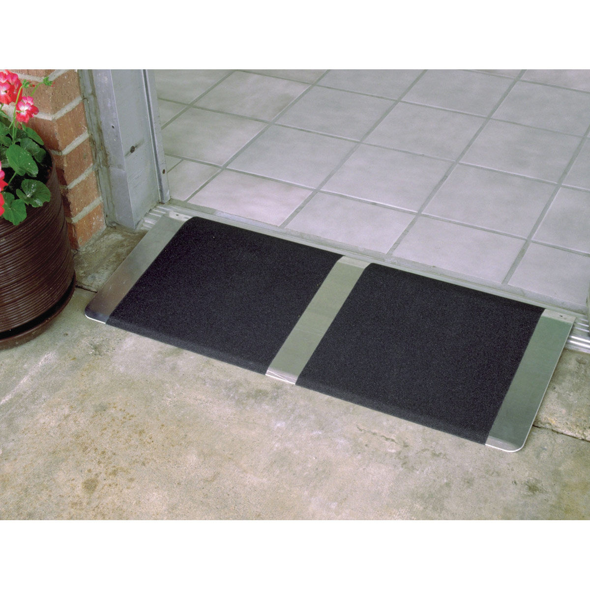 Standard Threshold Ramp (10"L x 32"W)