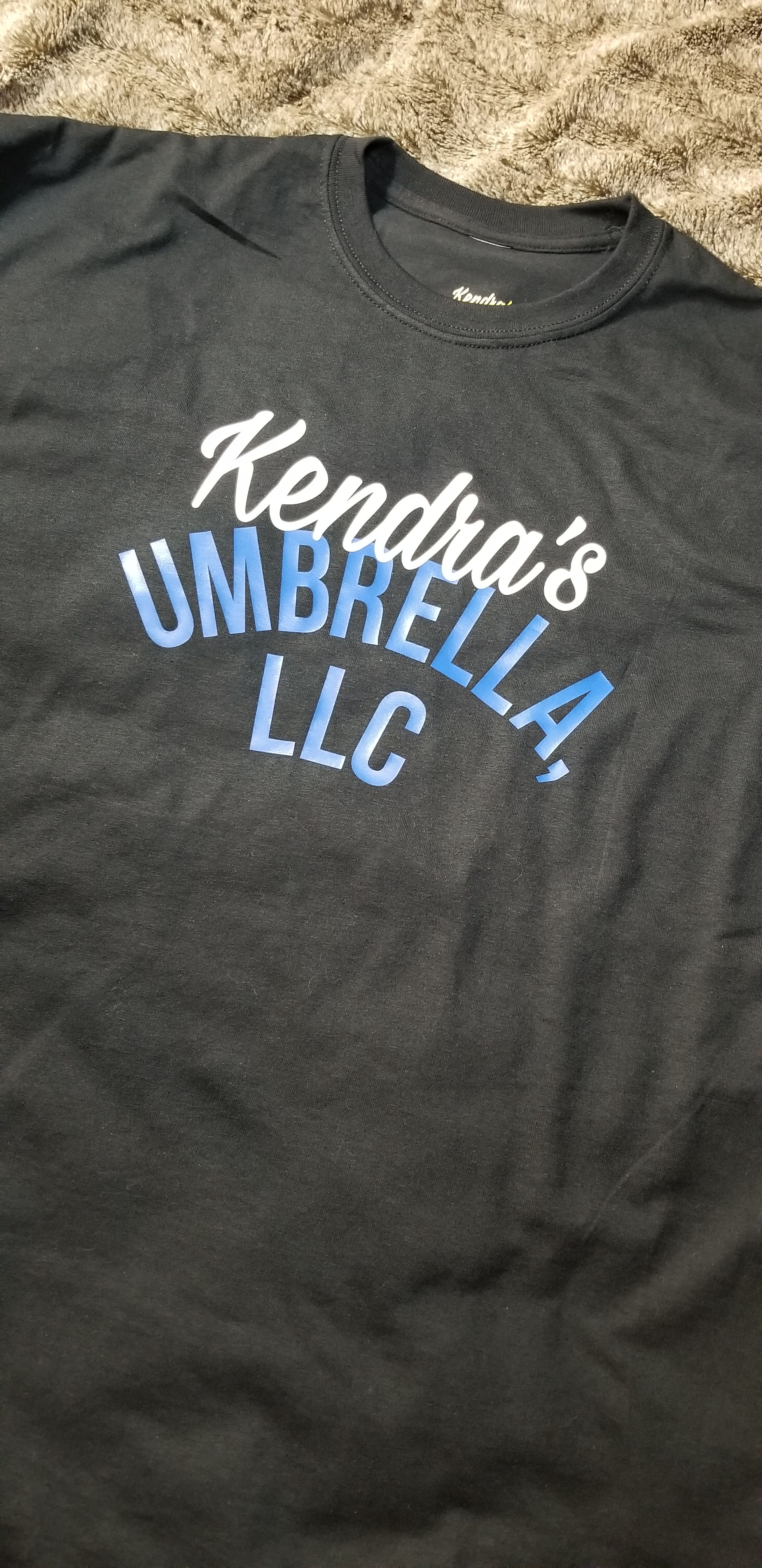 مظلة كندرا ، شركة ذات مسؤولية محدودة Merch