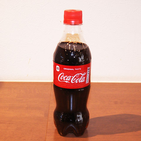 ペットボトル コカ・コーラ（500ml）ーPET bottle Coca-Cola （500ml