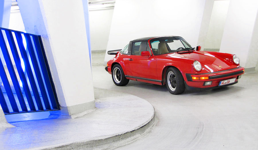 Miniaturbild: Porsche 911 Carrera Targa 3.2 1989