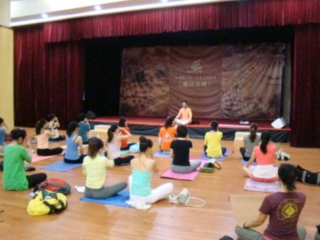 Workshop in Yoga e Ayurveda con il Maestro VIVEK B.Gaur direttore del Bharat Heritage Services di Rishikesh – India