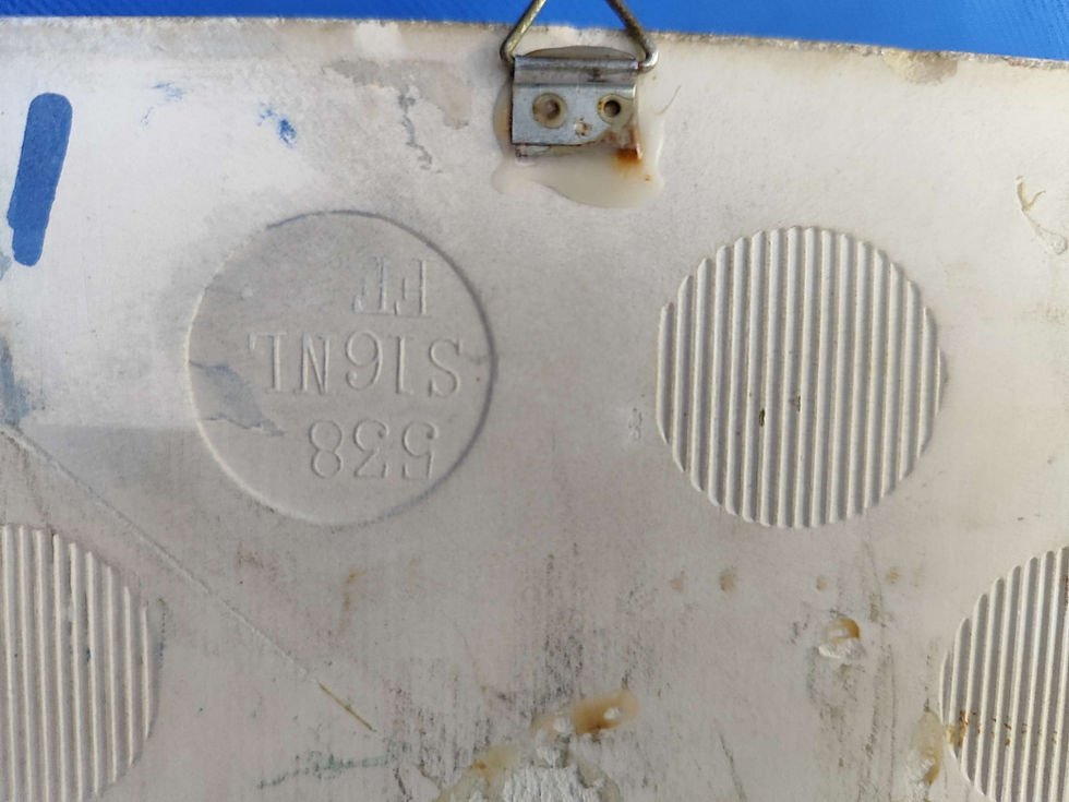 Thumbnail: Delft Blue tile made in Belgium depicting a painter at work 