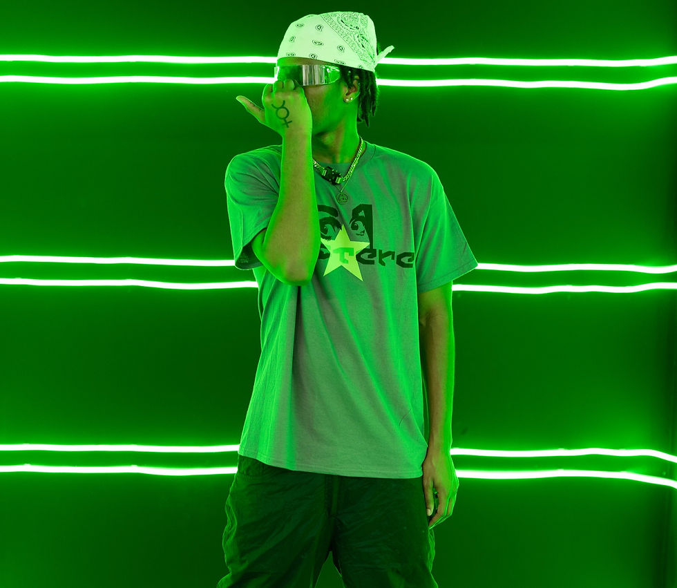 Thumbnail: Gaze Tee (Gray/Green)