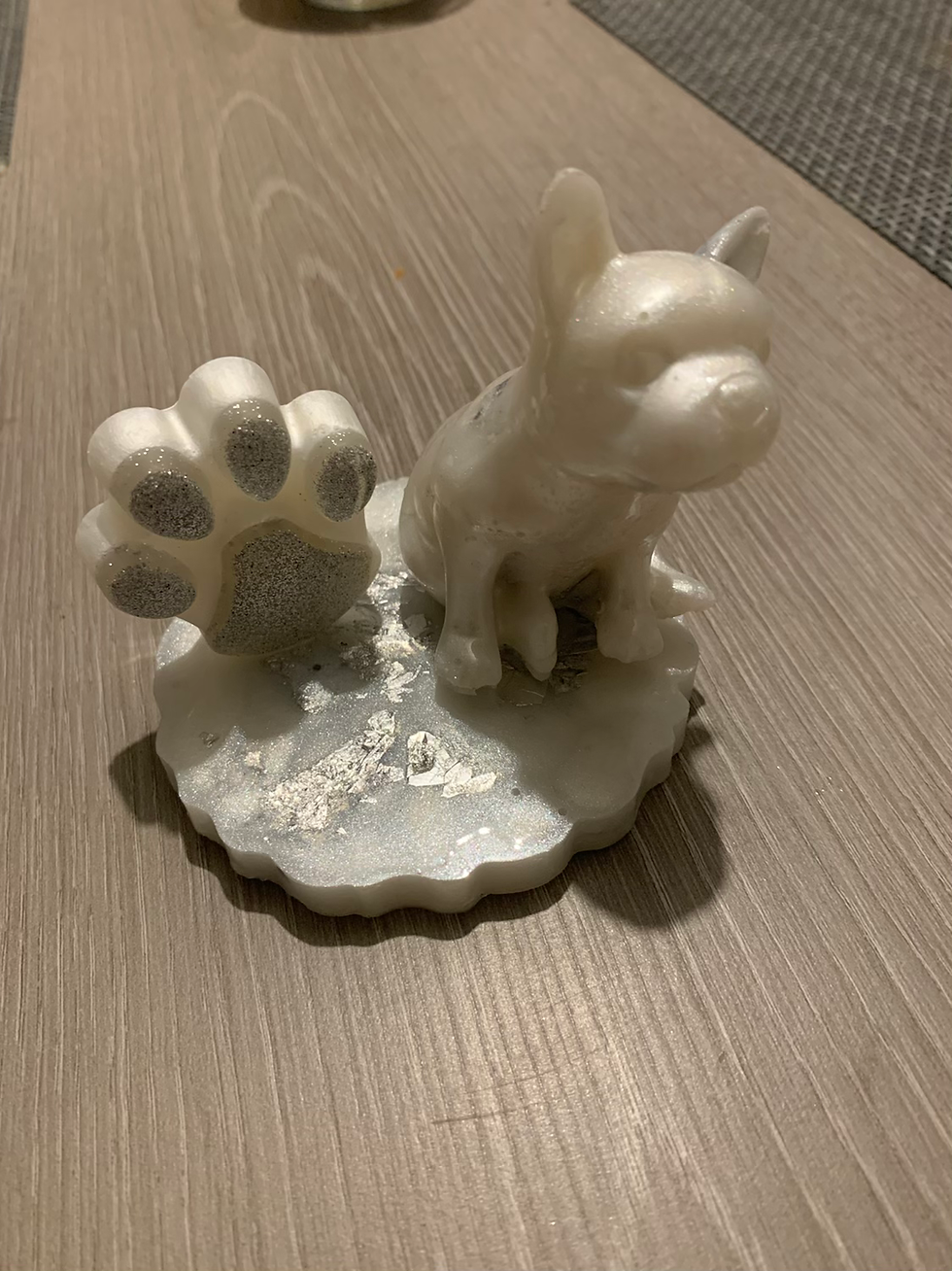 Miniature : Chien décoratif sur socle avec patte
