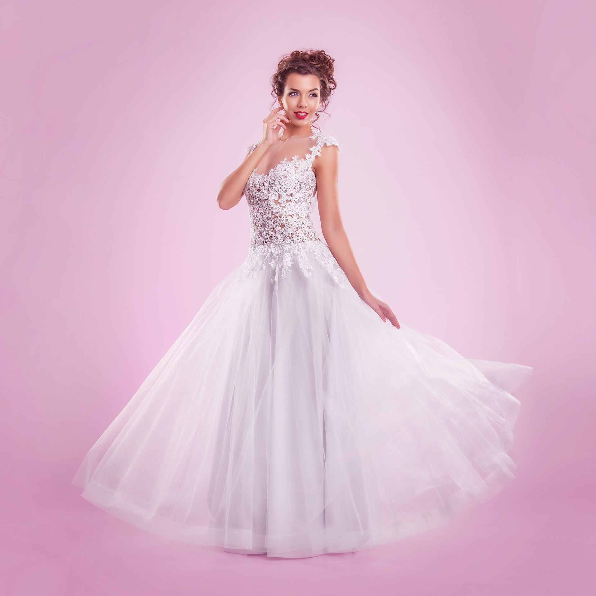 Kiárusítási esküvői és alkalmi ruha – Whitewedding Showroom Budapest