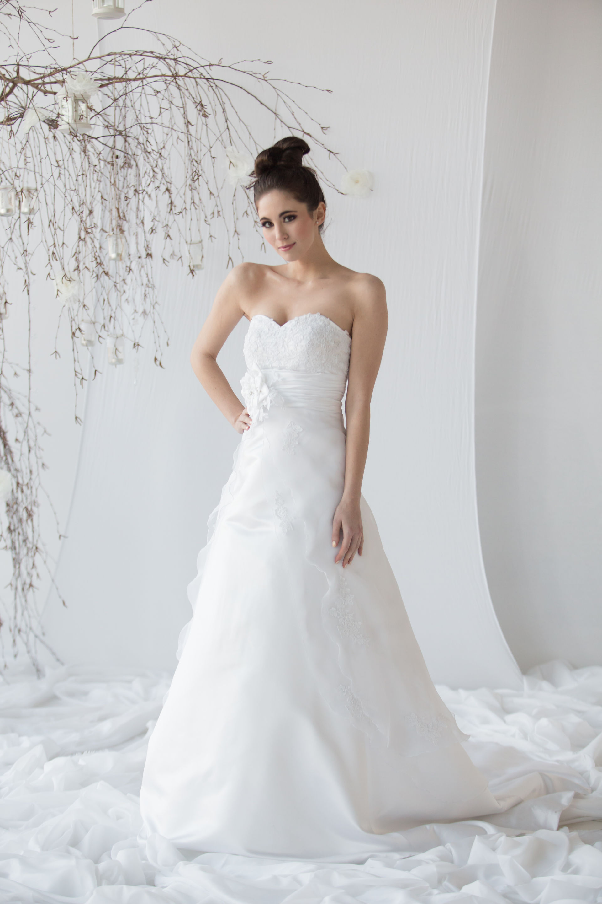 Kiárusítási esküvői és alkalmi ruha – Whitewedding Showroom Budapest
