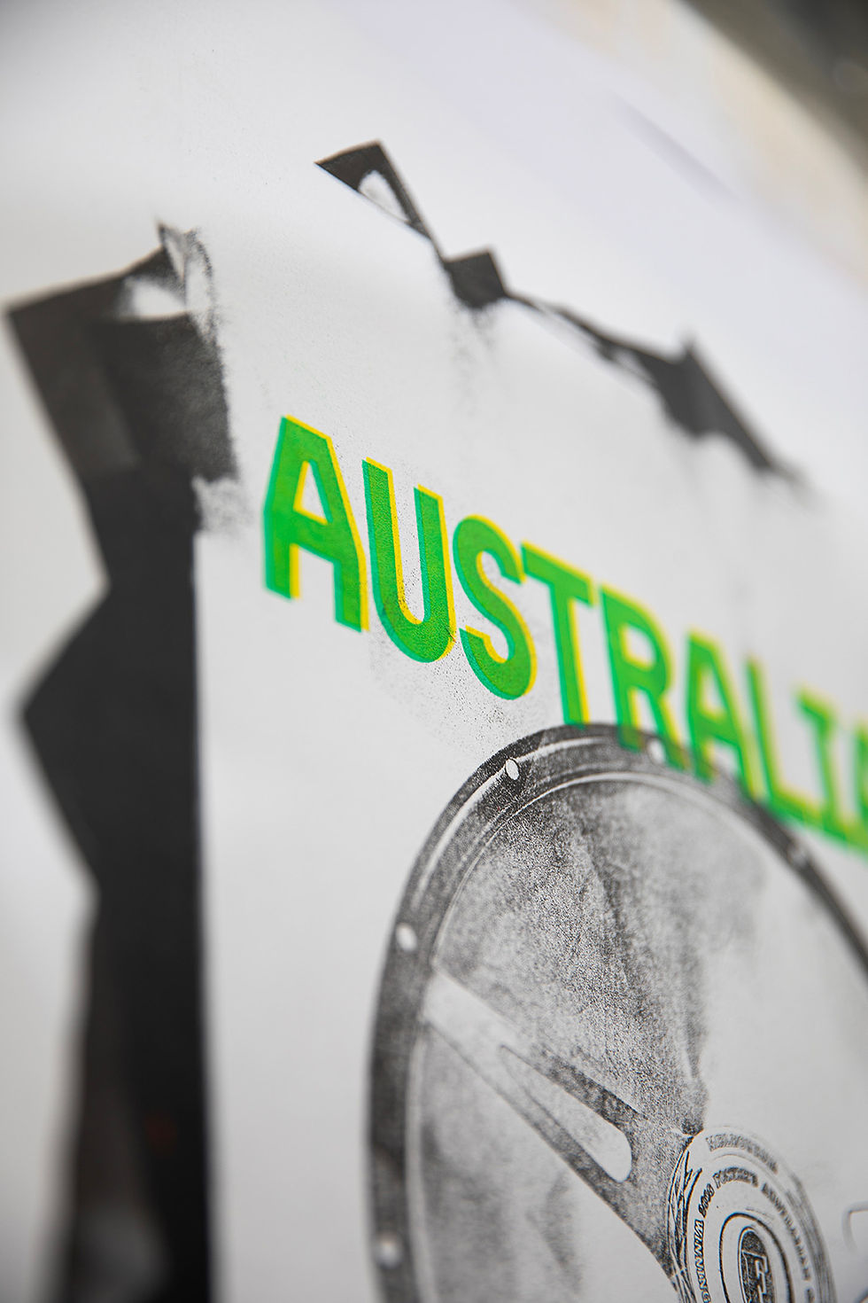 Thumbnail: trophy print by tom butler f1 from the Australian formula one Grand Prix won by Fernando Alonso 2006 detail