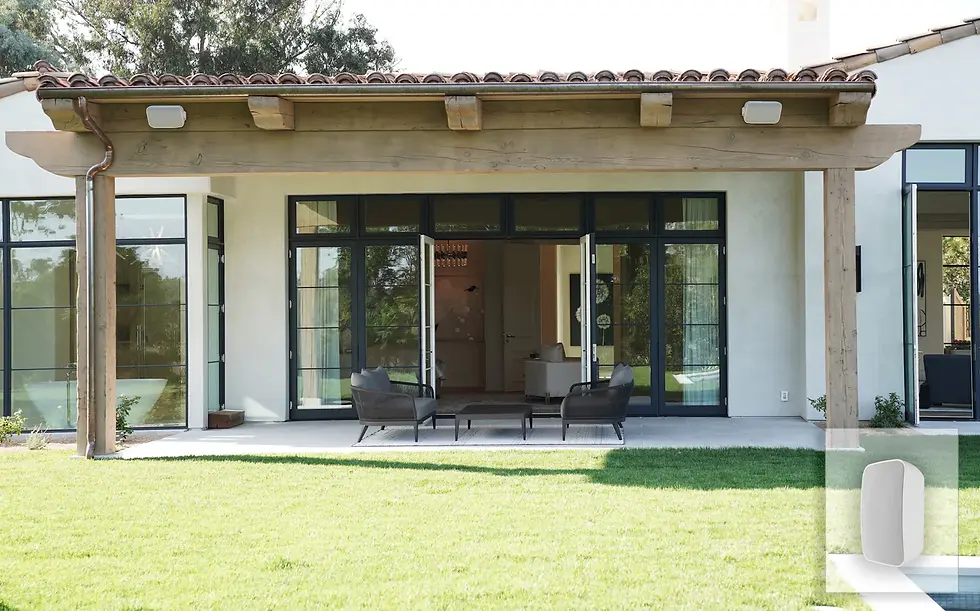 sonance 02_Outdoor_Surface_CHR08407_Mariner_WHT_b.webp