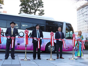 スターダムの選手専用バスがお披露目