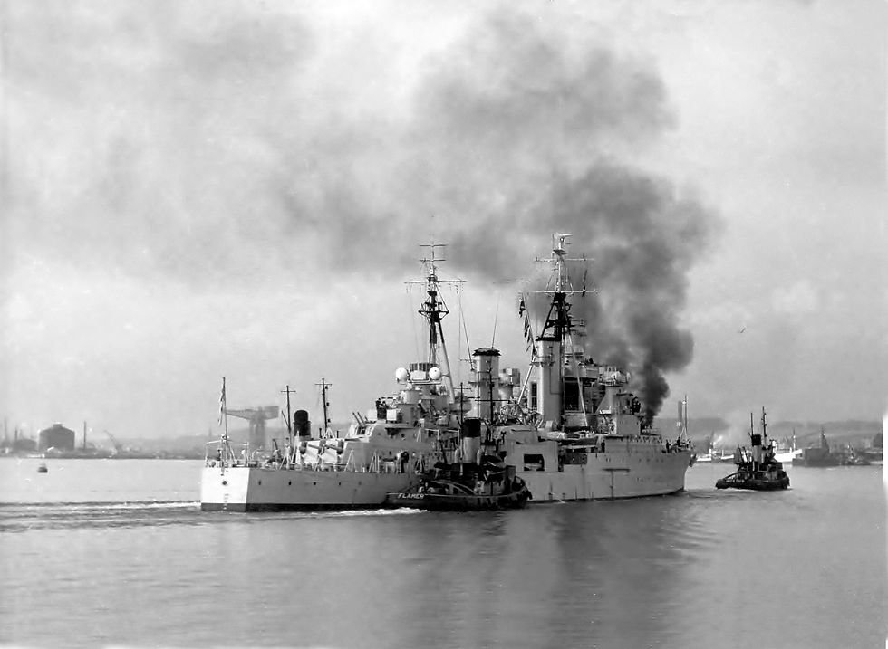 HMS Superb entering Rosyth for the final time.jpg